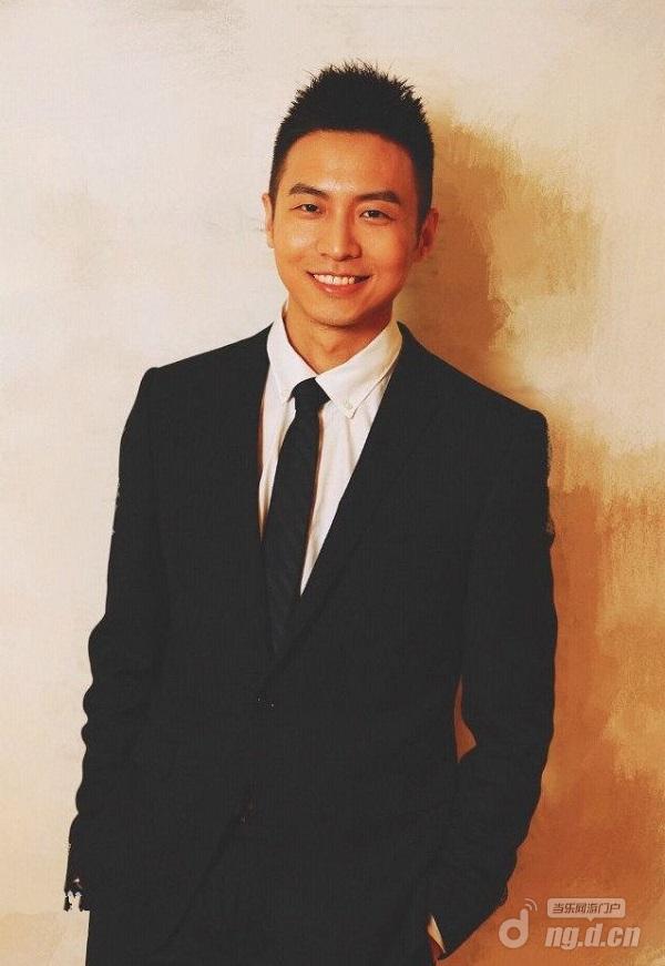 图2:赵乾景老师为葵献声.jpg 图2:赵乾景老师为葵献声.jpg